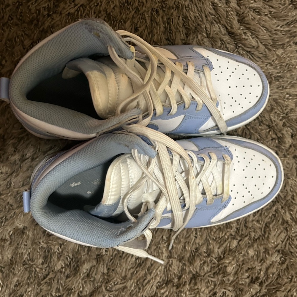 Nike Women's Shoes in Light Blue and White - Picture 2 of 3